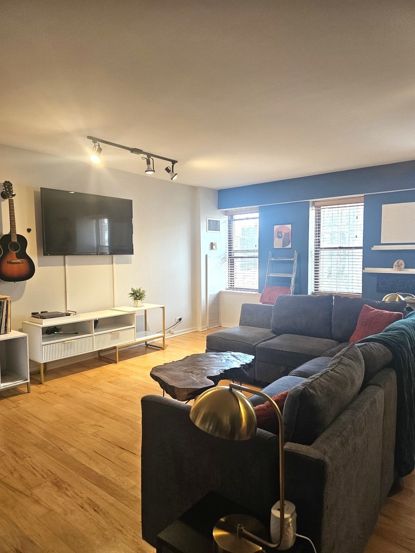 40 E 9th Street 1103