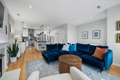 Tiny photo for 1420 W Hollywood Avenue #2, Chicago, IL 60660 (MLS # 12627315)