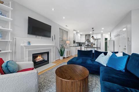 Tiny photo for 1420 W Hollywood Avenue #2, Chicago, IL 60660 (MLS # 12627315)