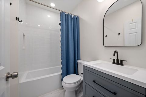 Tiny photo for 1420 W Hollywood Avenue #2, Chicago, IL 60660 (MLS # 12627315)