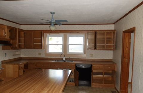 Tiny photo for 114 E 7th Street, Flora, IL 62839 (MLS # 12629304)