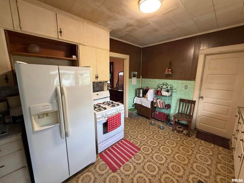 Tiny photo for 2528 FARNAM Street, Davenport, IA 52803 (MLS # QC4267133)