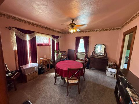 Tiny photo for 2528 FARNAM Street, Davenport, IA 52803 (MLS # QC4267133)