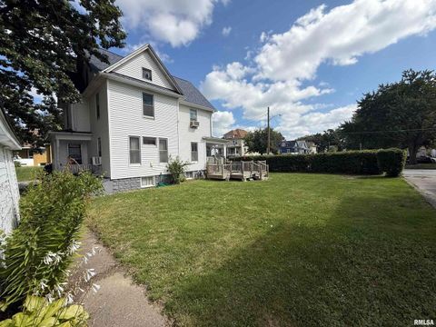 Tiny photo for 2528 FARNAM Street, Davenport, IA 52803 (MLS # QC4267133)