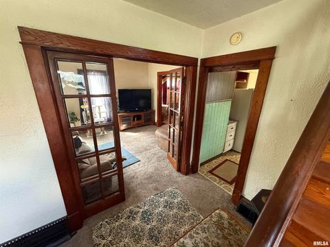 Tiny photo for 2528 FARNAM Street, Davenport, IA 52803 (MLS # QC4267133)