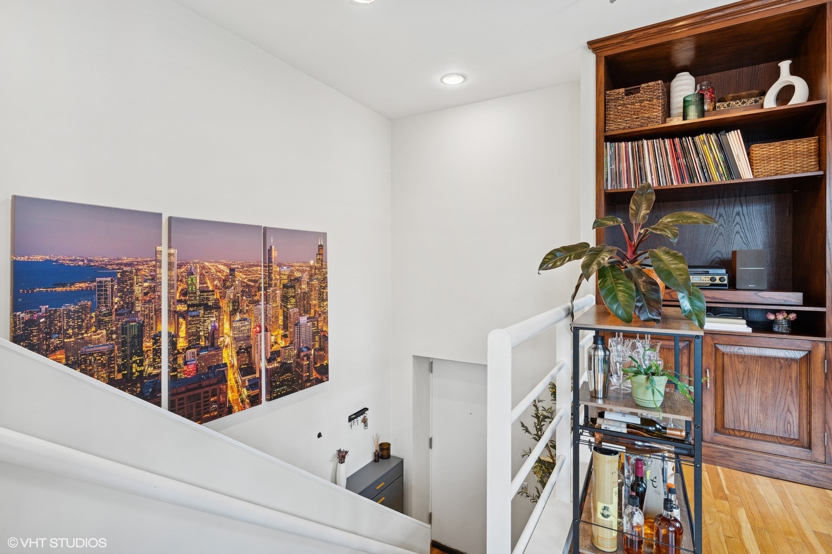 2343 N GREENVIEW Avenue 101
