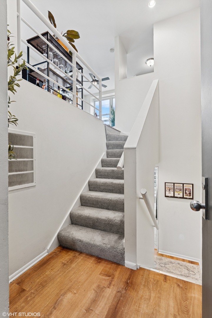 2343 N GREENVIEW Avenue 101