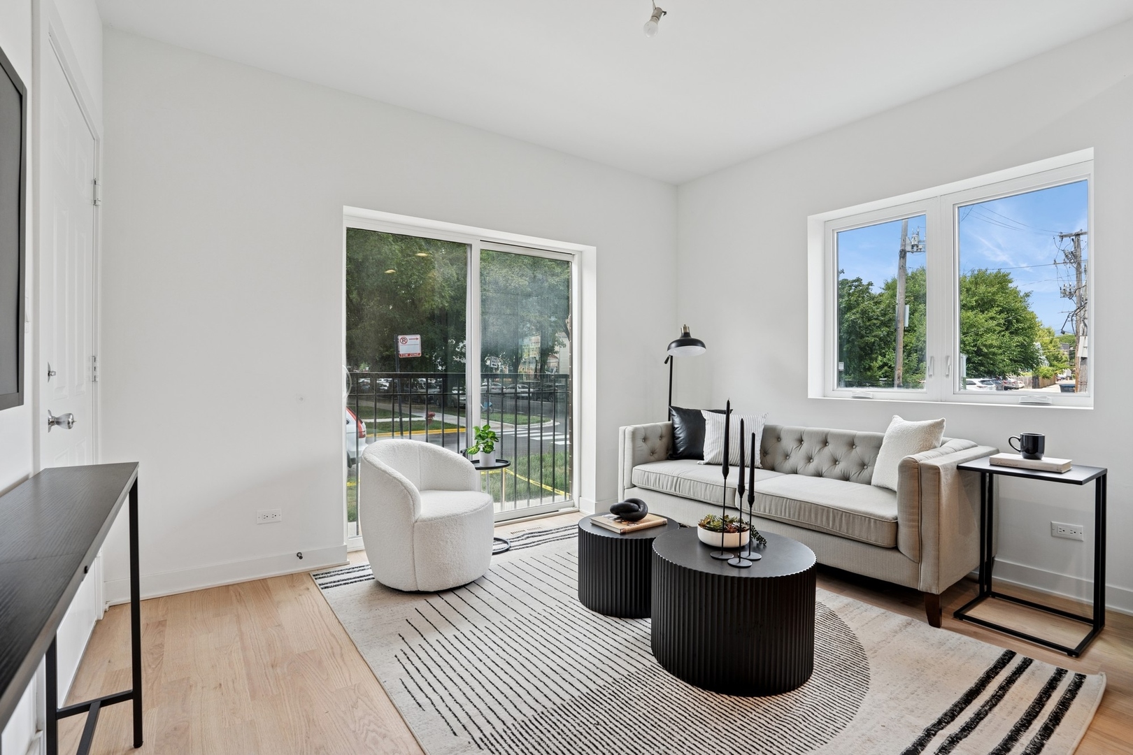 6753 N Hermitage Avenue 3A