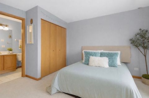 Tiny photo for 2310 Twilight Drive, Aurora, IL 60503 (MLS # 12533861)