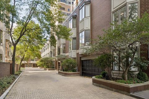 Tiny photo for 1740 N CLARK Street #1733, Chicago, IL 60614 (MLS # 12499481)