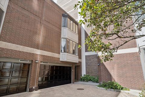 1740 N CLARK Street 1733 Chicago IL 60614