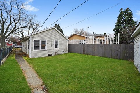 Tiny photo for 9552 S California Avenue, Evergreen Park, IL 60805 (MLS # 12526217)