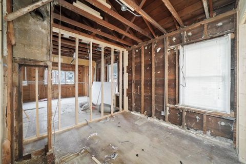 Tiny photo for 9552 S California Avenue, Evergreen Park, IL 60805 (MLS # 12526217)