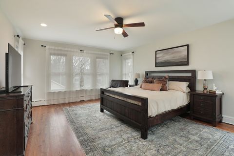 Tiny photo for 833 Lincoln Street, Evanston, IL 60201 (MLS # 12587794)