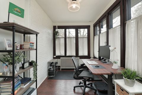 Tiny photo for 833 Lincoln Street, Evanston, IL 60201 (MLS # 12587794)