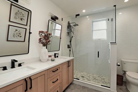 Tiny photo for 833 Lincoln Street, Evanston, IL 60201 (MLS # 12587794)