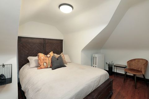 Tiny photo for 833 Lincoln Street, Evanston, IL 60201 (MLS # 12587794)