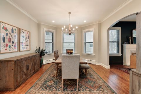 Tiny photo for 833 Lincoln Street, Evanston, IL 60201 (MLS # 12587794)