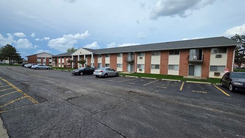 Tiny photo for 1557 Jill Court #206, Glendale Heights, IL 60139 (MLS # 12622719)