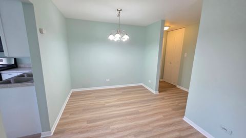 Tiny photo for 1557 Jill Court #206, Glendale Heights, IL 60139 (MLS # 12622719)