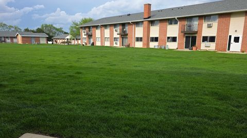 Tiny photo for 1557 Jill Court #206, Glendale Heights, IL 60139 (MLS # 12622719)