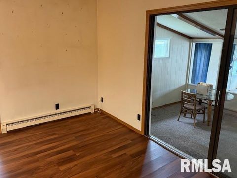 Tiny photo for 84 S New Thompson Lake Road, Carbondale, IL 62901 (MLS # EB460161)