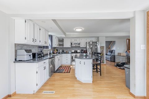 Tiny photo for 7711 Melvina Avenue, Burbank, IL 60459 (MLS # 12489556)