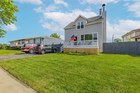 Tiny photo for 7711 Melvina Avenue, Burbank, IL 60459 (MLS # 12489556)