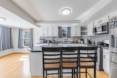 Tiny photo for 7711 Melvina Avenue, Burbank, IL 60459 (MLS # 12489556)
