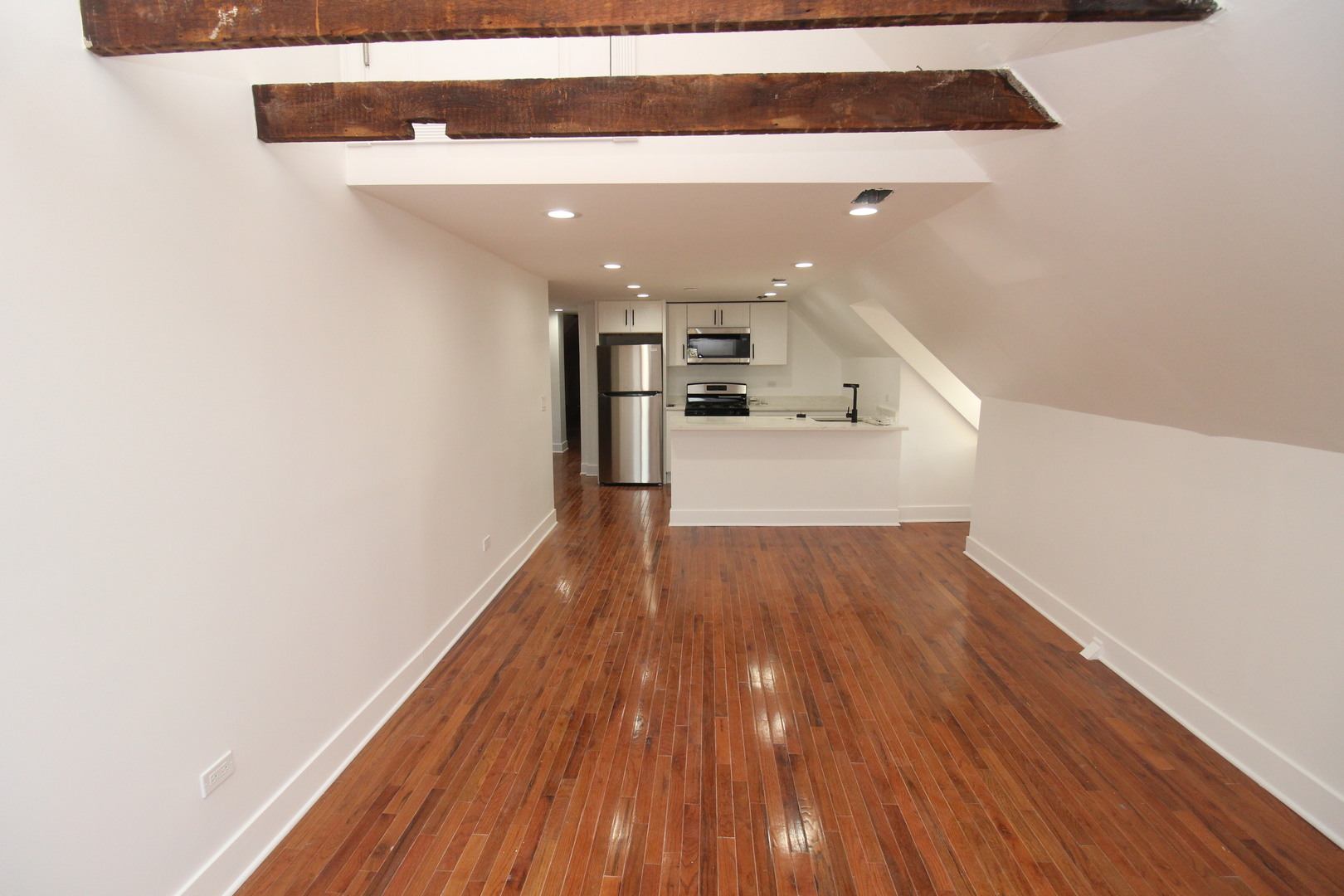 1362 N bosworth Avenue 4A