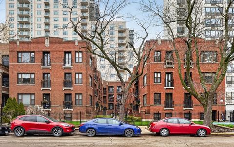 Photo of 906 W Winona Street #2S, Chicago, IL 60640 (MLS # 12615574)