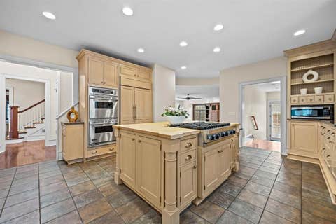 Tiny photo for 224 Sheridan Road, Kenilworth, IL 60043 (MLS # 12727616)