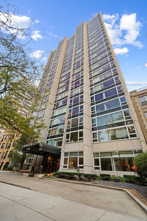 Photo of 2728 N HAMPDEN Court #301, Chicago, IL 60614 (MLS # 12566815)