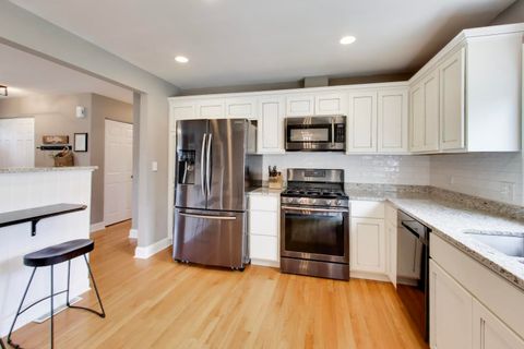 Tiny photo for 1931 Moore Avenue, St. Charles, IL 60174 (MLS # 12608306)