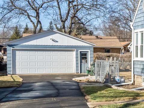 Tiny photo for 10 N Adams Street, North Aurora, IL 60542 (MLS # 12571096)