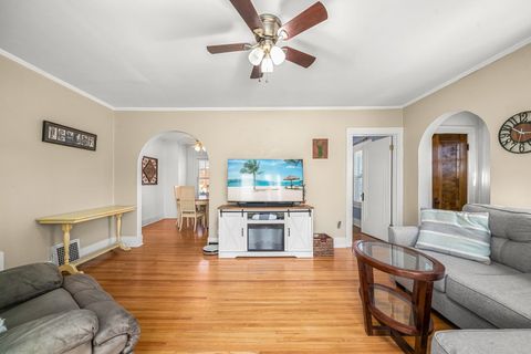 Tiny photo for 10 N Adams Street, North Aurora, IL 60542 (MLS # 12571096)