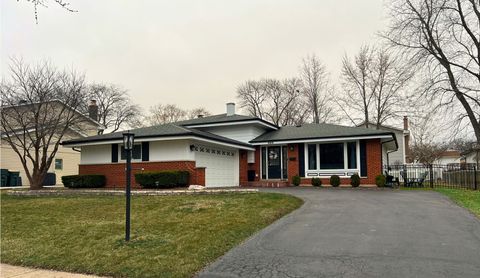 Photo of 17W484 Earl Court, Darien, IL 60561 (MLS # 12594381)