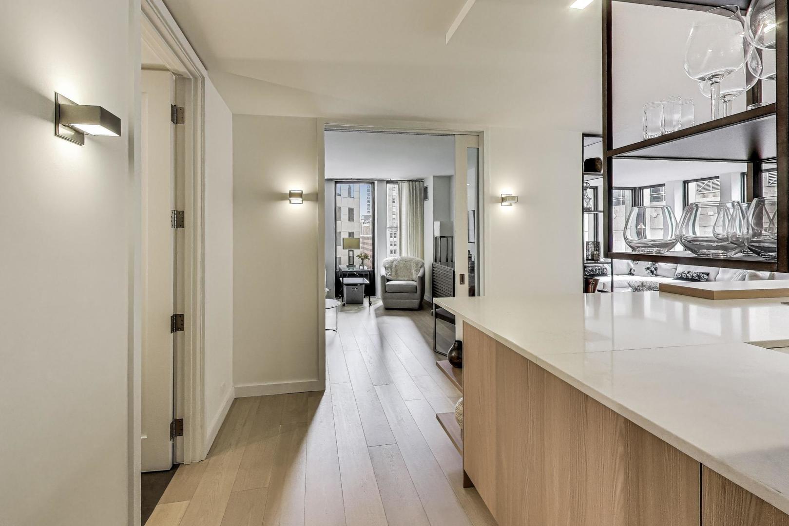 100 E Walton Street 15DE