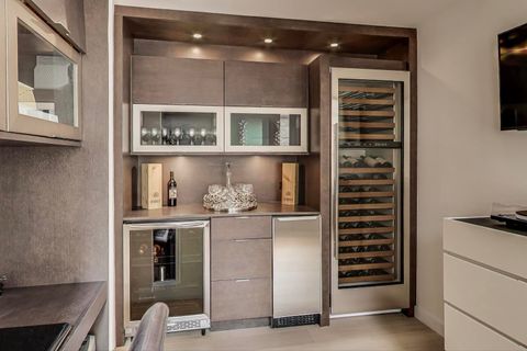 Tiny photo for 100 E Walton Street #15DE, Chicago, IL 60611 (MLS # 12477589)