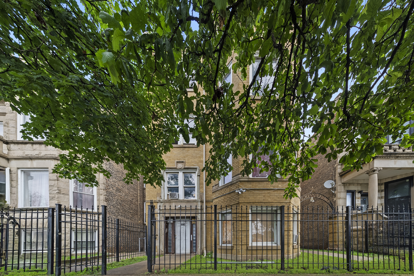 3916 W Congress Parkway