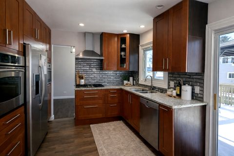 Tiny photo for 700 Lakeside Cir Drive, Wheeling, IL 60090 (MLS # 12547195)