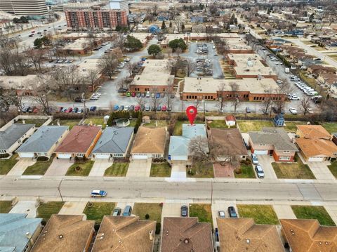 Tiny photo for 8300 W Balmoral Avenue, Chicago, IL 60656 (MLS # 12557672)