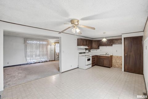 Tiny photo for 1495 GLENWOOD Drive, Le Claire, IA 52753 (MLS # QC4269587)