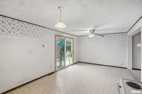 Tiny photo for 1495 GLENWOOD Drive, Le Claire, IA 52753 (MLS # QC4269587)