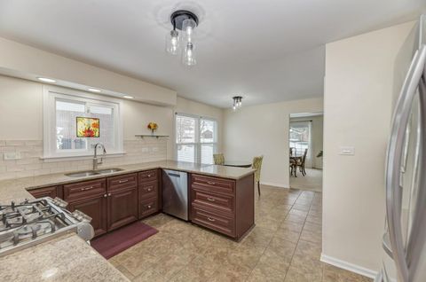 Tiny photo for 1010 W Haven Drive, Arlington Heights, IL 60005 (MLS # 12526190)