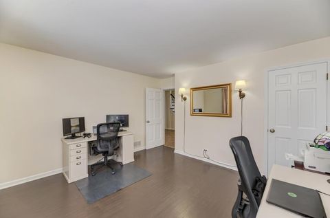 Tiny photo for 1010 W Haven Drive, Arlington Heights, IL 60005 (MLS # 12526190)