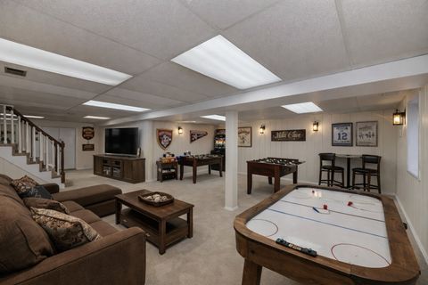 Tiny photo for 1010 W Haven Drive, Arlington Heights, IL 60005 (MLS # 12526190)