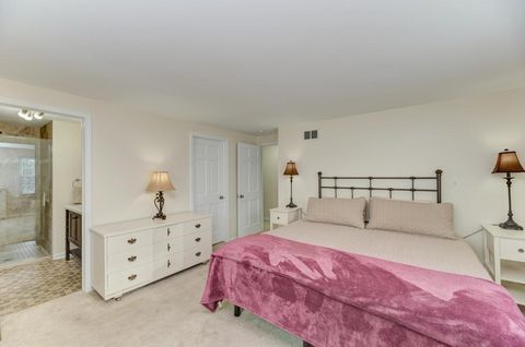 Tiny photo for 1010 W Haven Drive, Arlington Heights, IL 60005 (MLS # 12526190)