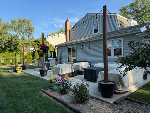 Tiny photo for 1010 W Haven Drive, Arlington Heights, IL 60005 (MLS # 12526190)