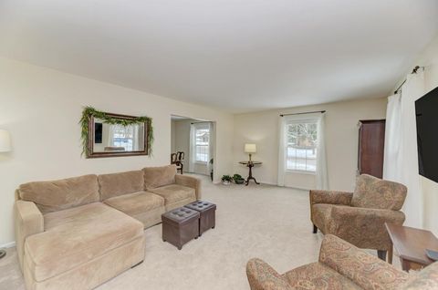 Tiny photo for 1010 W Haven Drive, Arlington Heights, IL 60005 (MLS # 12526190)